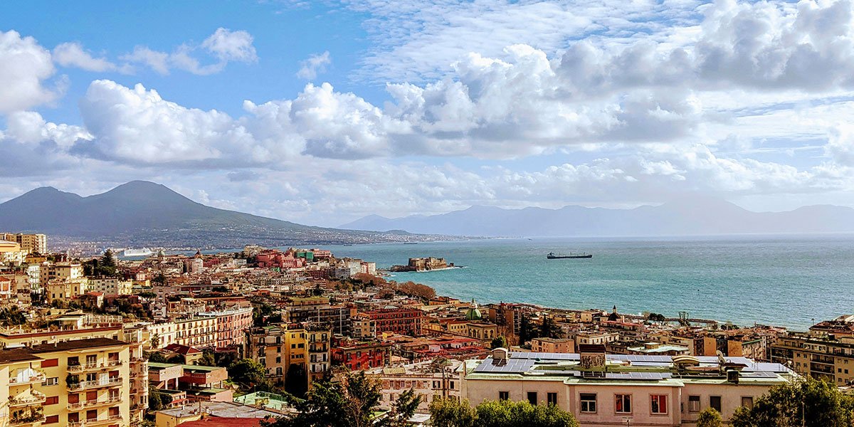 ENTRE EL CAOS I LA HISTÒRIA